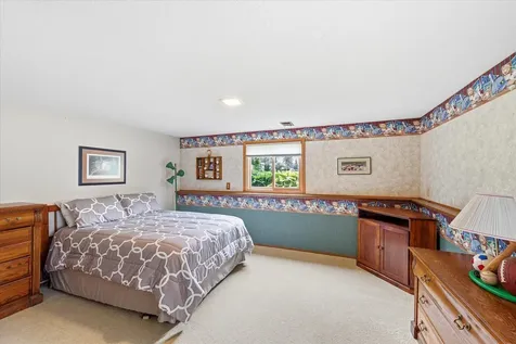 1484 Crest Drive Chaska MN 55318