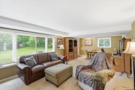 1484 Crest Drive Chaska MN 55318