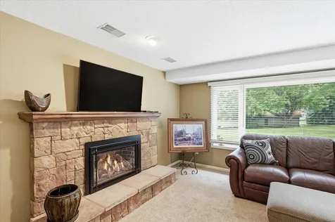 1484 Crest Drive Chaska MN 55318