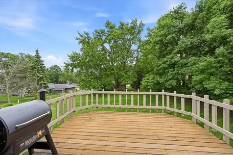 1484 Crest Drive Chaska MN 55318