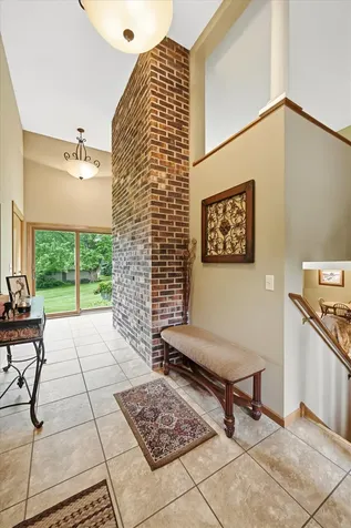 1484 Crest Drive Chaska MN 55318
