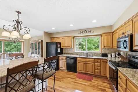 1484 Crest Drive Chaska MN 55318