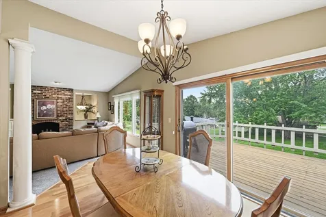 1484 Crest Drive Chaska MN 55318