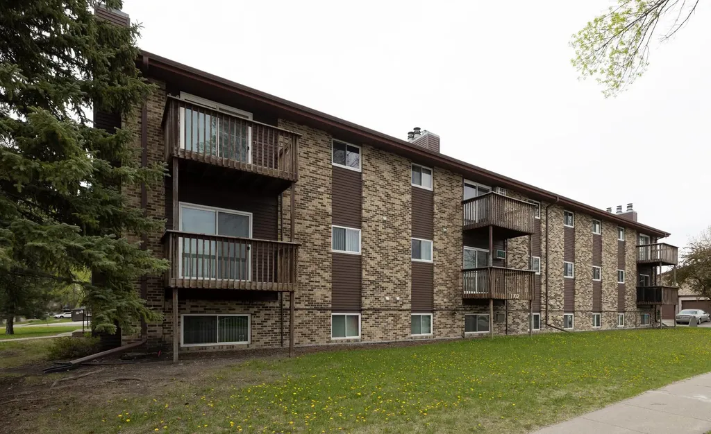 1102 23rd Street S Fargo ND 58103