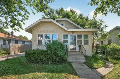 834 Iroquois Avenue Saint Paul MN 55119