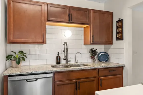 4513 Scott Trail Eagan MN 55122