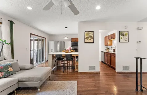 4513 Scott Trail Eagan MN 55122