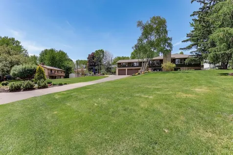 2011 Toledo Avenue N Golden Valley MN 55422