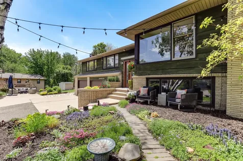 2011 Toledo Avenue N Golden Valley MN 55422