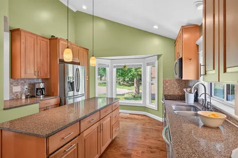 9391 Newcastle Road Woodbury MN 55125