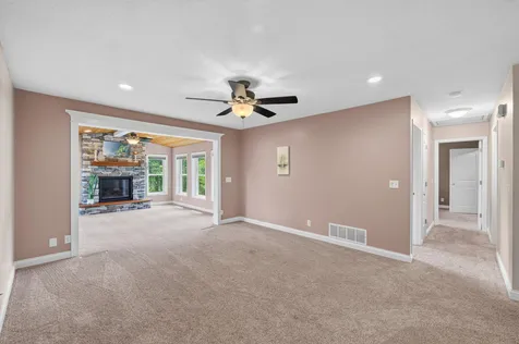 9391 Newcastle Road Woodbury MN 55125