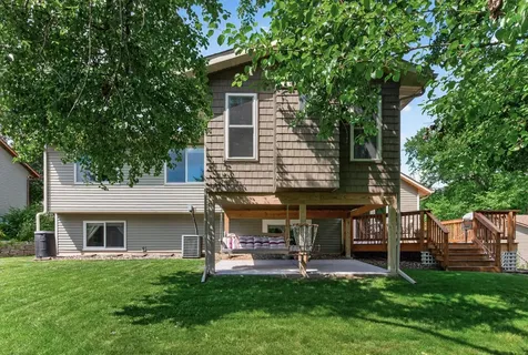 9391 Newcastle Road Woodbury MN 55125
