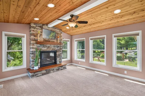 9391 Newcastle Road Woodbury MN 55125