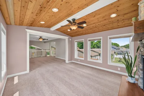 9391 Newcastle Road Woodbury MN 55125