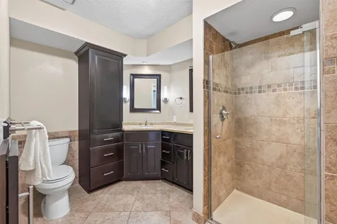 9391 Newcastle Road Woodbury MN 55125