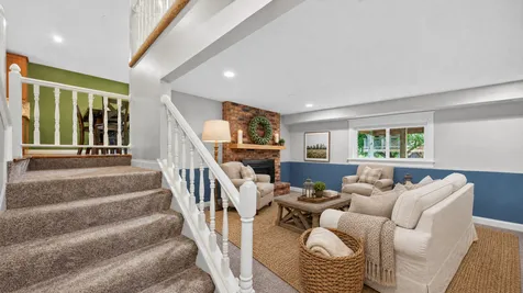 9391 Newcastle Road Woodbury MN 55125