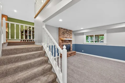 9391 Newcastle Road Woodbury MN 55125