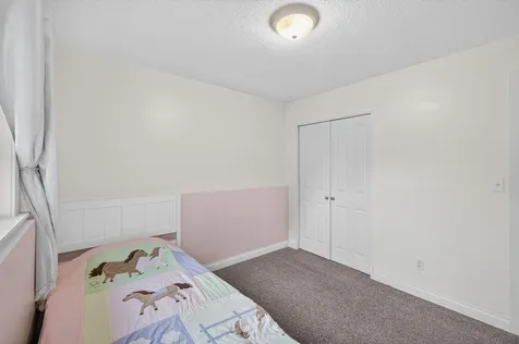 9391 Newcastle Road Woodbury MN 55125
