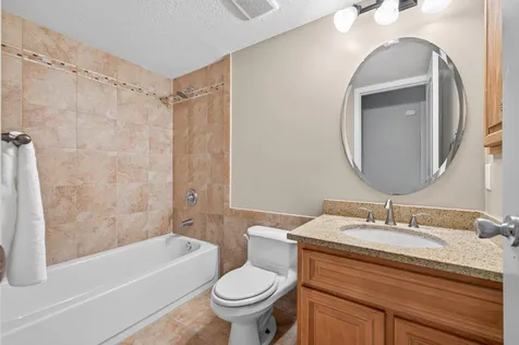 9391 Newcastle Road Woodbury MN 55125