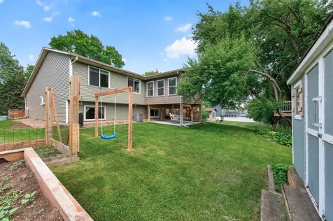 9391 Newcastle Road Woodbury MN 55125