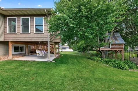 9391 Newcastle Road Woodbury MN 55125