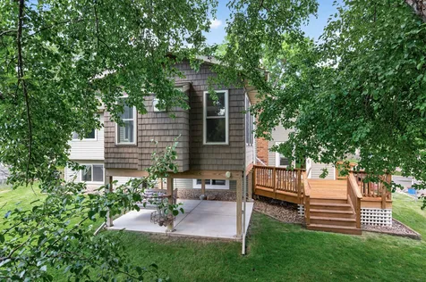 9391 Newcastle Road Woodbury MN 55125