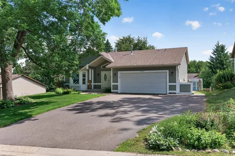 9391 Newcastle Road Woodbury MN 55125
