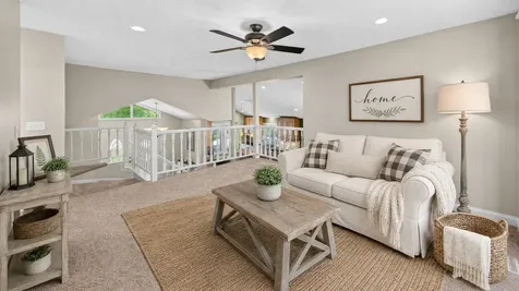 9391 Newcastle Road Woodbury MN 55125