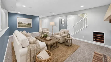9391 Newcastle Road Woodbury MN 55125