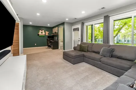1420 Hilo Avenue N Oakdale MN 55128