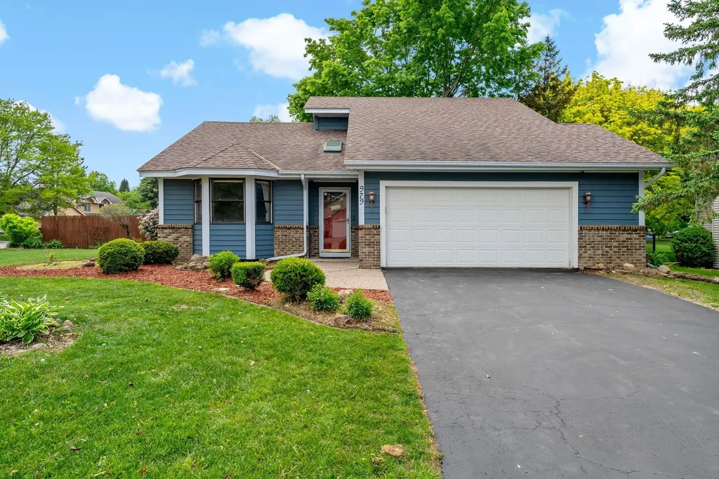 979 Pointe Way Eagan MN 55123