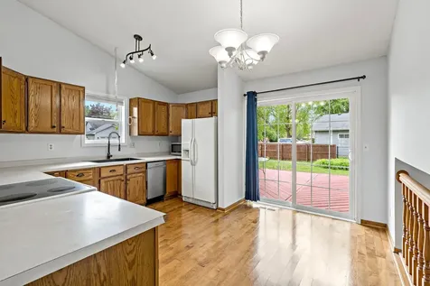 979 Pointe Way Eagan MN 55123