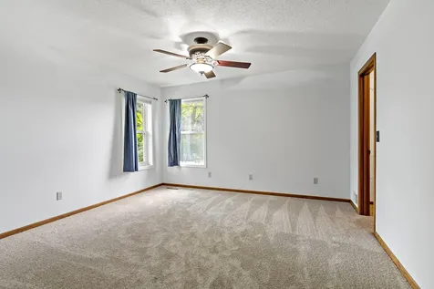 979 Pointe Way Eagan MN 55123