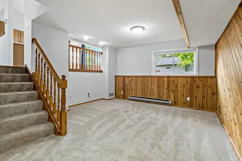 979 Pointe Way Eagan MN 55123
