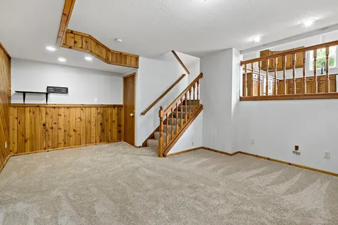 979 Pointe Way Eagan MN 55123