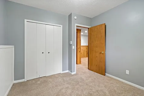 979 Pointe Way Eagan MN 55123
