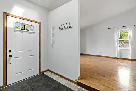 979 Pointe Way Eagan MN 55123