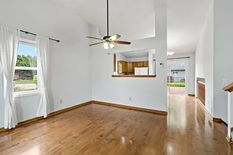 979 Pointe Way Eagan MN 55123