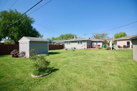 826 4th Street N Wahpeton ND 58075