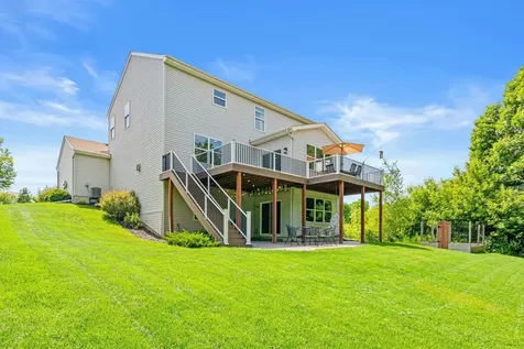 2215 Lake Circle Victoria MN 55386