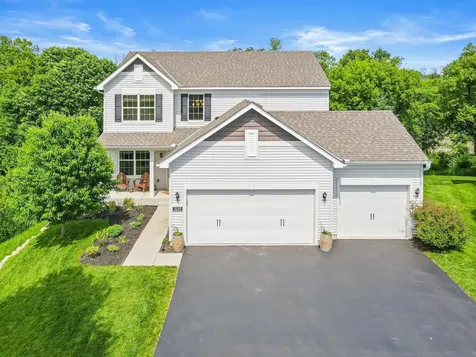 2215 Lake Circle Victoria MN 55386