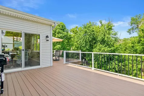 2215 Lake Circle Victoria MN 55386
