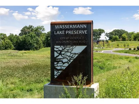2215 Lake Circle Victoria MN 55386