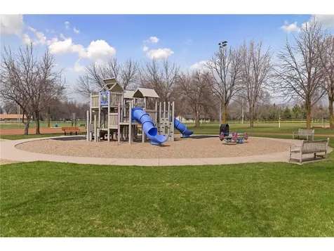 2215 Lake Circle Victoria MN 55386