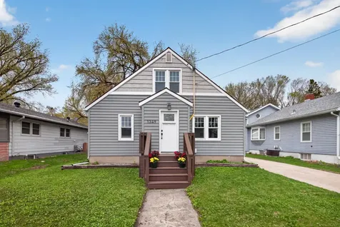 1349 10th Avenue S Fargo ND 58103