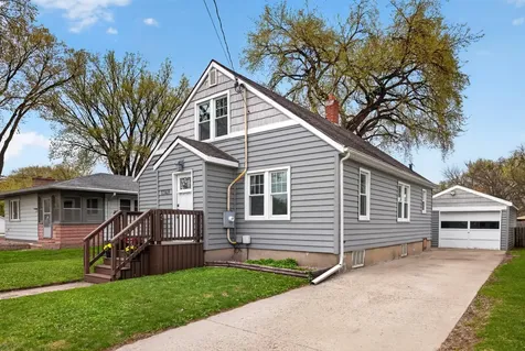 1349 10th Avenue S Fargo ND 58103