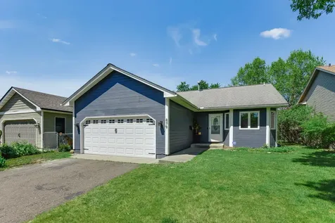 879 Iowa Avenue W Saint Paul MN 55117