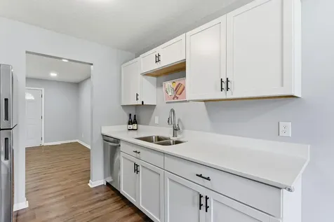 879 Iowa Avenue W Saint Paul MN 55117