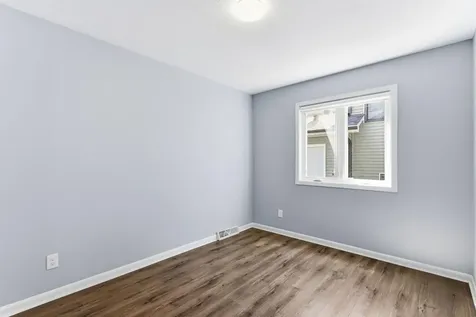 879 Iowa Avenue W Saint Paul MN 55117