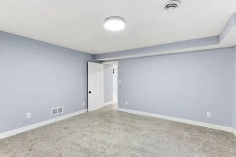 879 Iowa Avenue W Saint Paul MN 55117